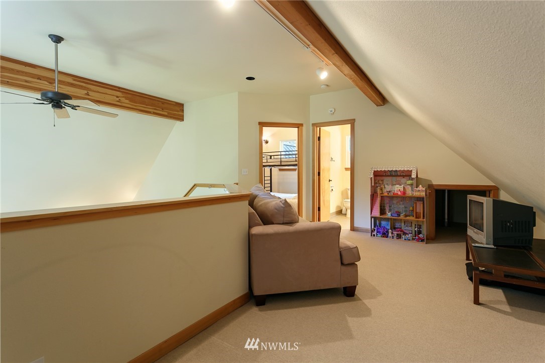 21012 Pinnacle Road Glacier, WA 98244 - Photo 16 of 34 Gallery Image 16