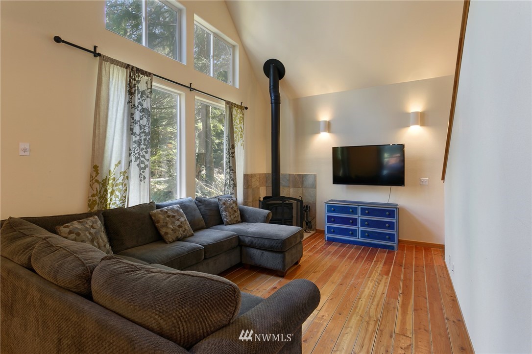 21012 Pinnacle Road Glacier, WA 98244 - Photo 4 of 34 Gallery Image 4