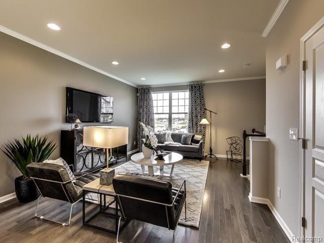 867 Barclay Circle Rochester Hills, MI 48307 - Photo 5 of 10