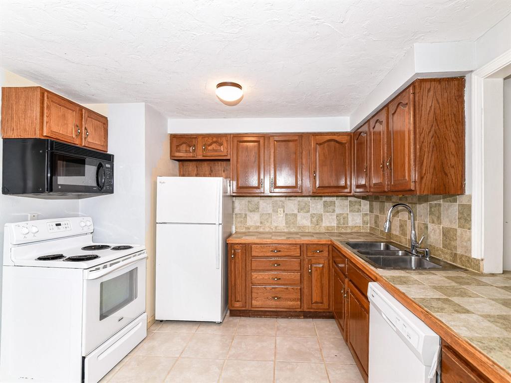 529 Iron Bridge Road Cicero, IN 46034 - Photo 4 of 22 Gallery Image 4