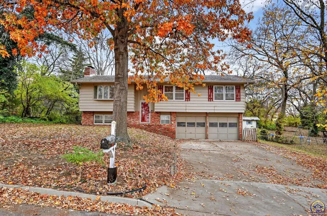 $265,000 | 1021 Holiday Drive, Lawrence, KS 66049
