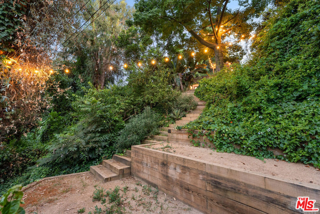 1530 Elevado Street Los Angeles, CA 90026 - Photo 44 of 44 a view of a yard