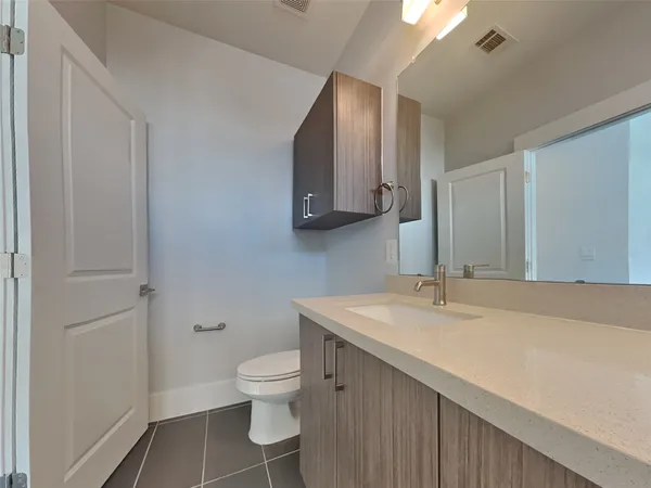 $1,795 | 2401 Crawford Street, Unit A214, Houston, TX 77004