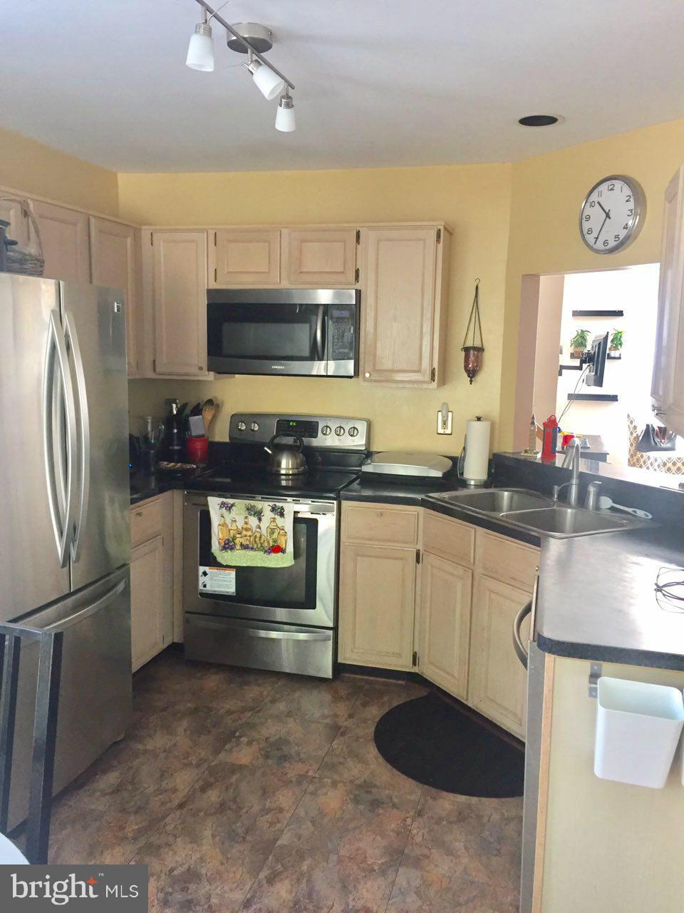 4477 Cole Farm Road Baltimore, MD 21236 - Photo 7 of 27 Kitchen
