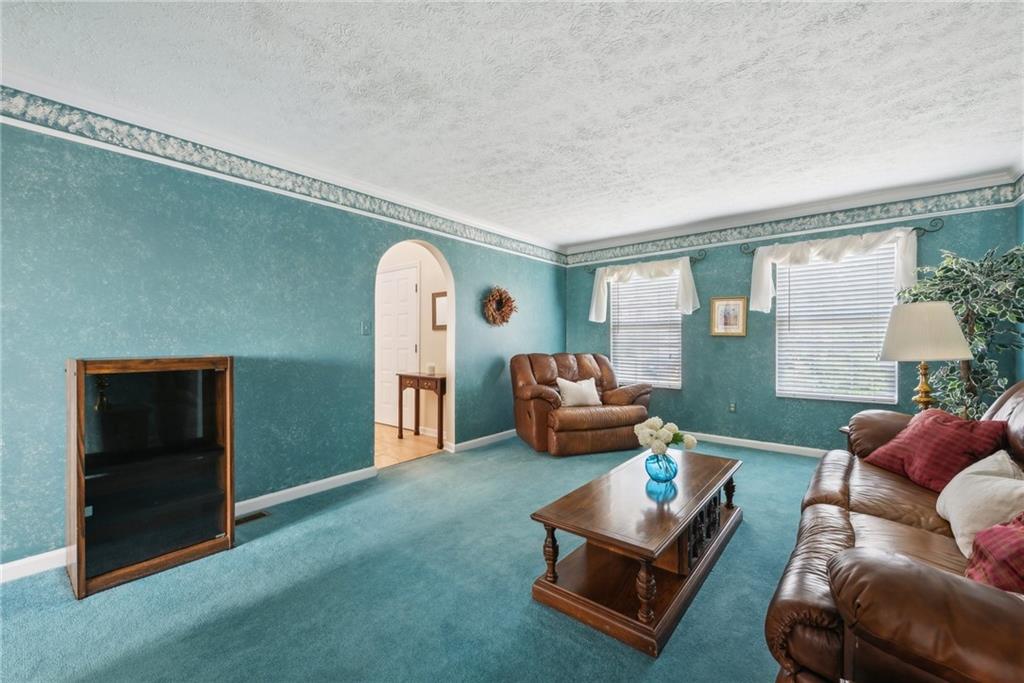 320 Talon Drive Irwin, PA 15642 - Photo 12 of 37 a living room with furniture