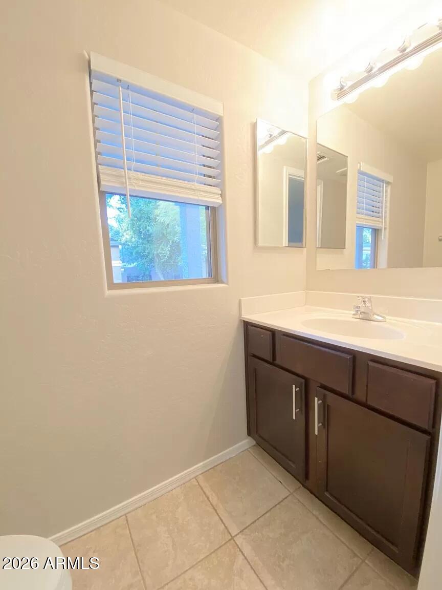 1677 East Elgin Street Gilbert, AZ 85295 - Photo 8 of 18 Bath3