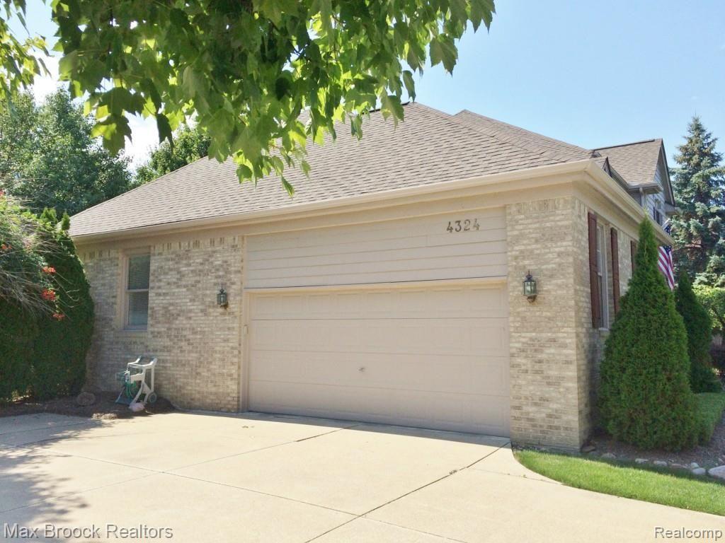 4324 Bold Meadows Rochester, MI 48306 - Photo 4 of 47 IMG_0052.jpg