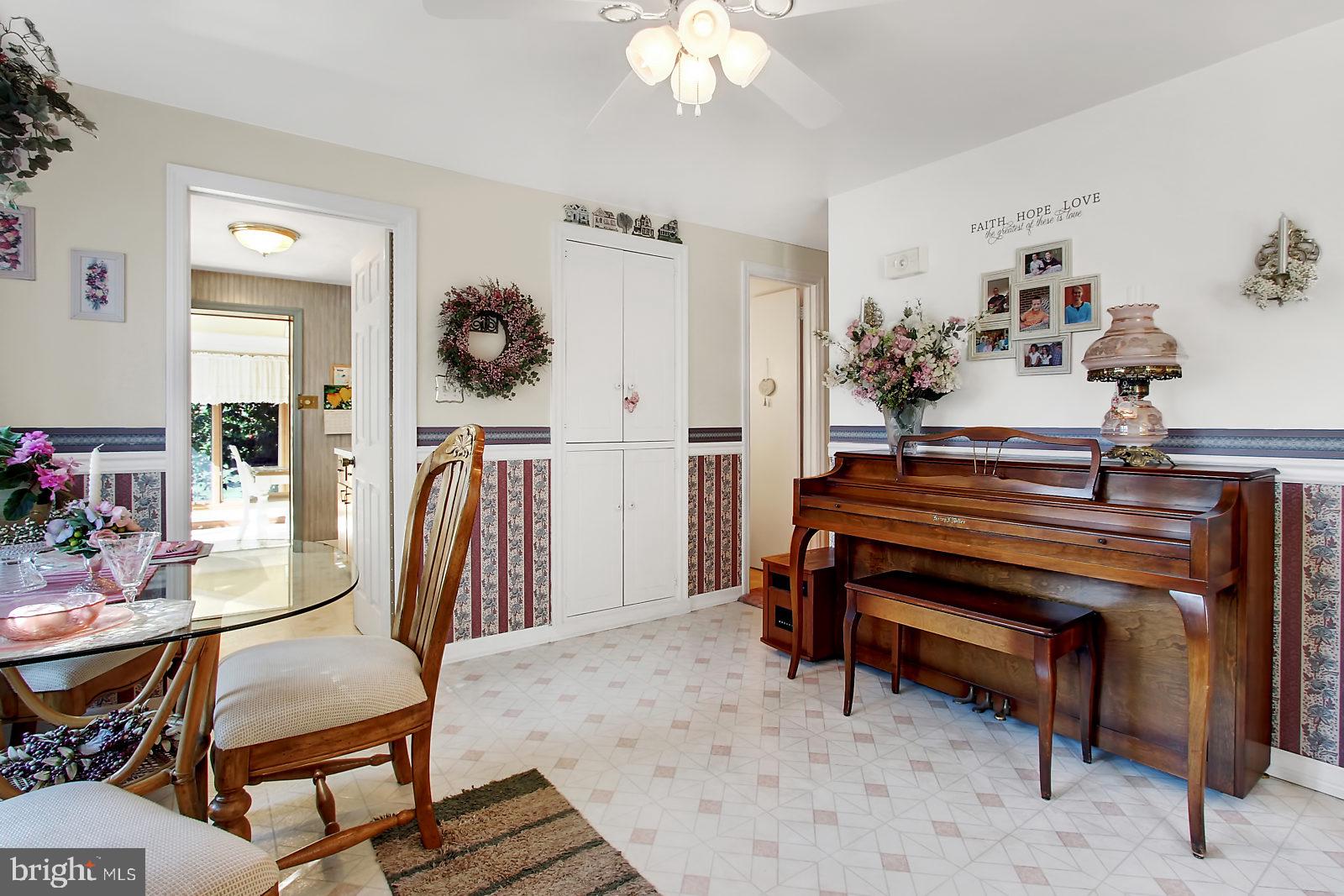 56 Sharon Road Enola, PA 17025 - Photo 6 of 25 Gallery Image 6