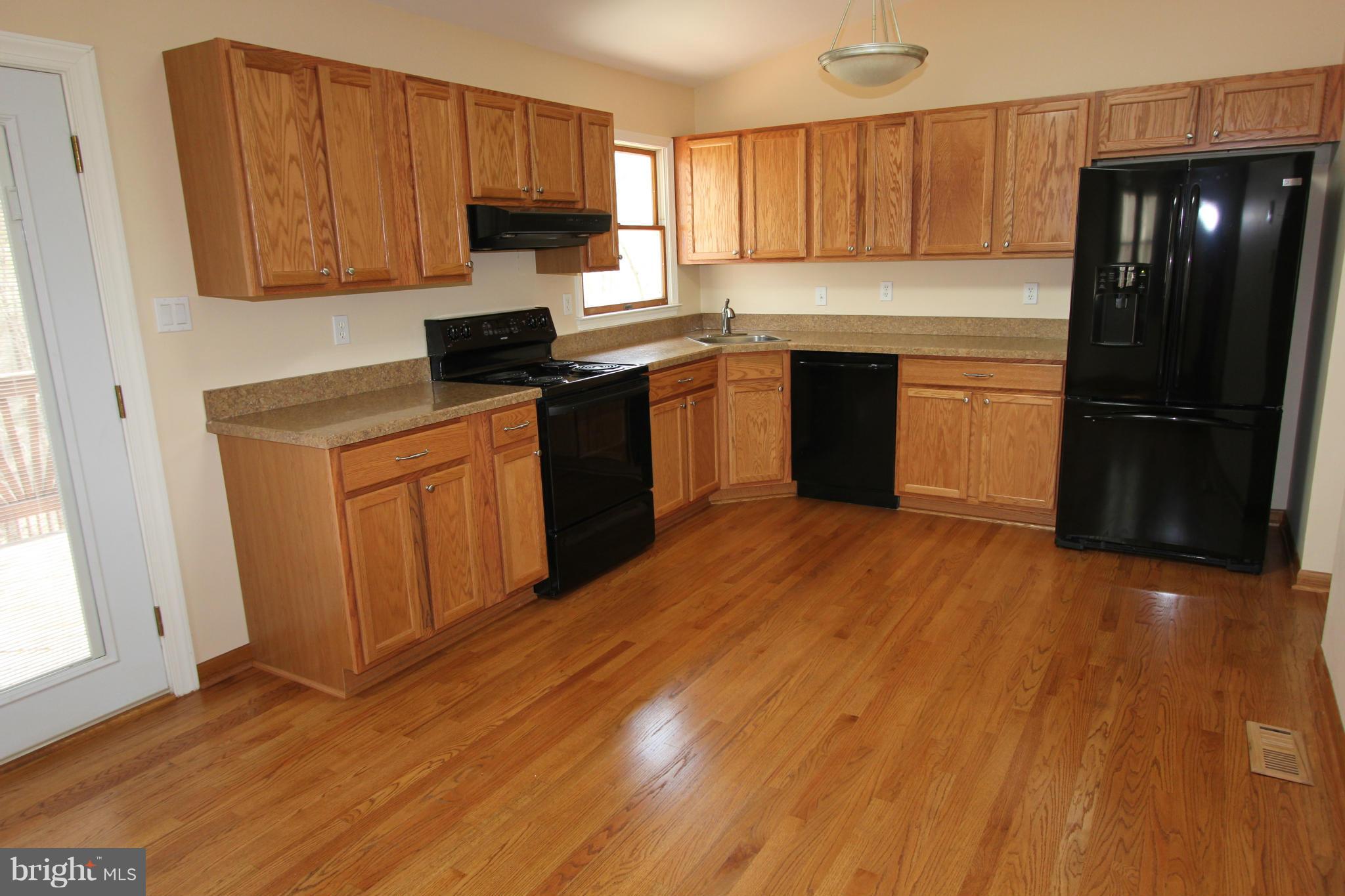 10257 Greystone Road Manassas, VA 20111 - Photo 5 of 19 Kitchen