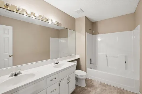 $400,000 | 4742 Mund Road, Shawnee, KS 66218
