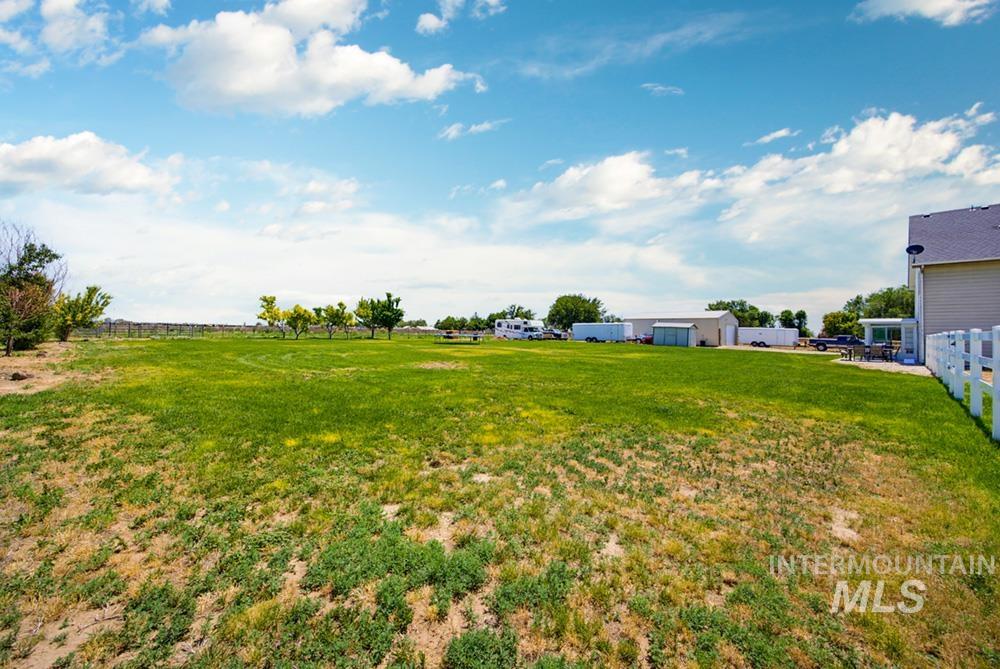8104 South Happy Valley Road Kuna, ID 83634 - Photo 2 of 25