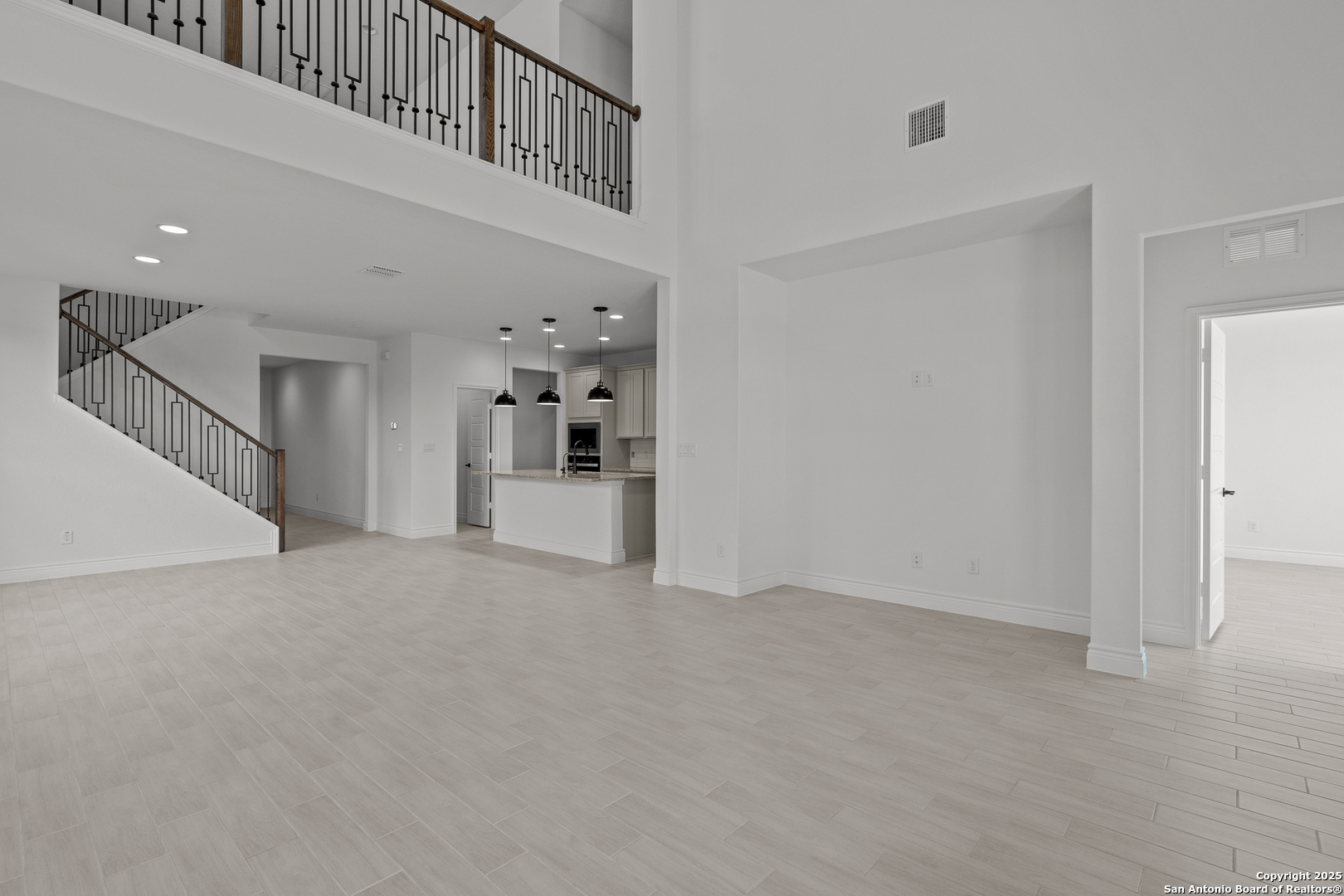 4044 Paddock Trail Seguin, TX 78155 - Photo 10 of 37 a view of a hallway with a hallway