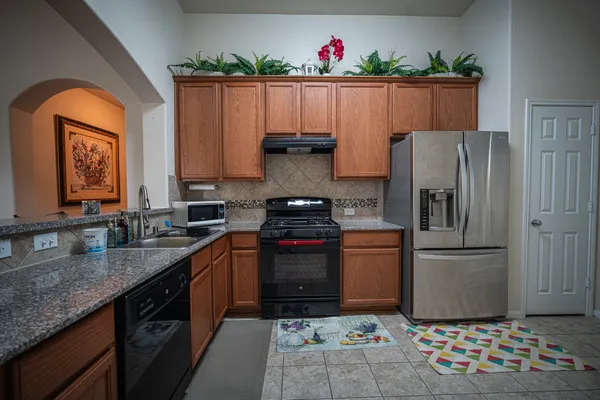 $2,300 | 4138 Falvel Shadow Creek Drive, Spring, TX 77389