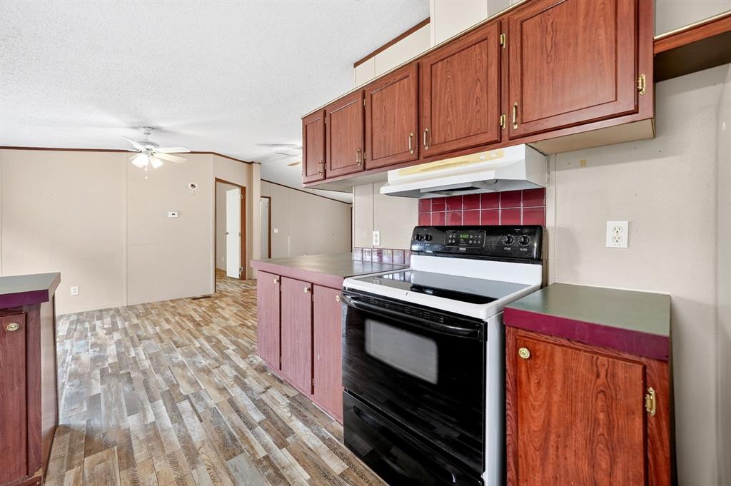 929 West Sterrett Road Waxahachie, TX 75167 - Photo 5 of 40