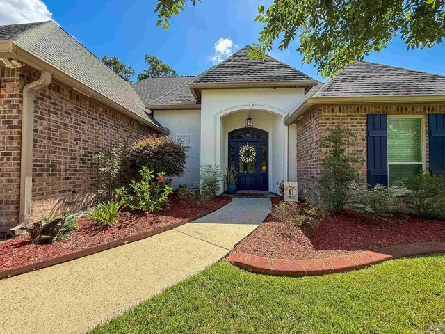 $334,900 | 27780 Lakeshore Drive, Walker, LA 70785