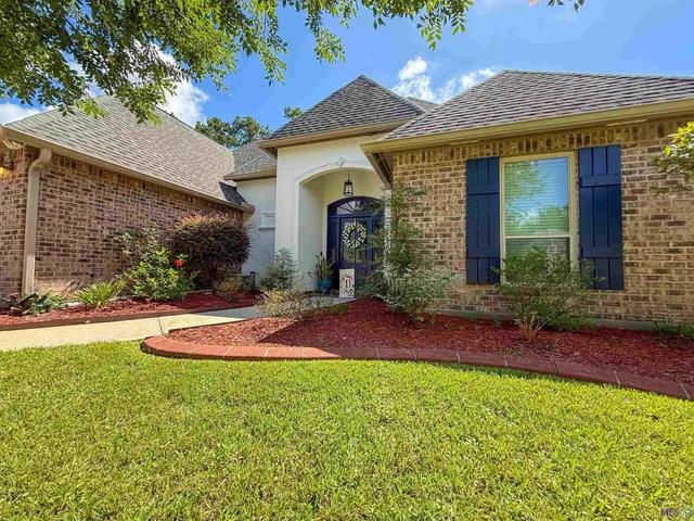 $334,900 | 27780 Lakeshore Drive, Walker, LA 70785