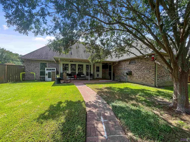$334,900 | 27780 Lakeshore Drive, Walker, LA 70785