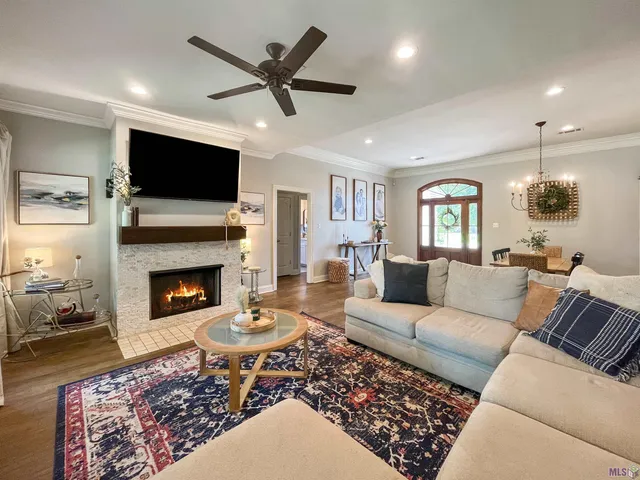 $334,900 | 27780 Lakeshore Drive, Walker, LA 70785