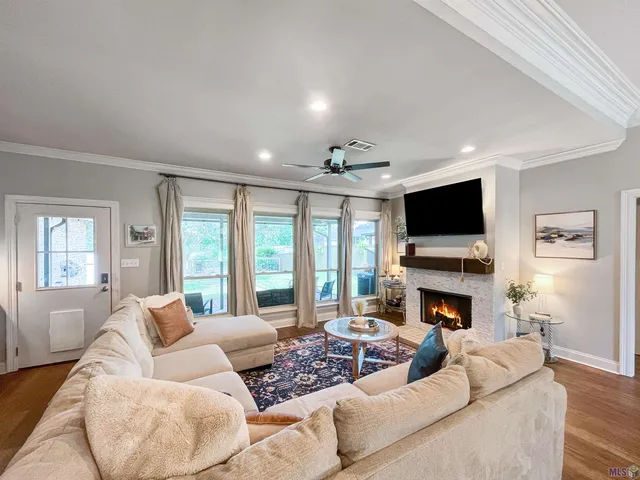 $334,900 | 27780 Lakeshore Drive, Walker, LA 70785