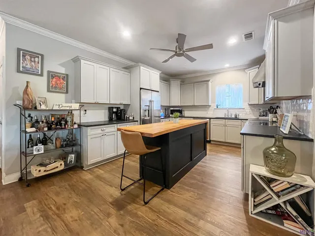 $334,900 | 27780 Lakeshore Drive, Walker, LA 70785