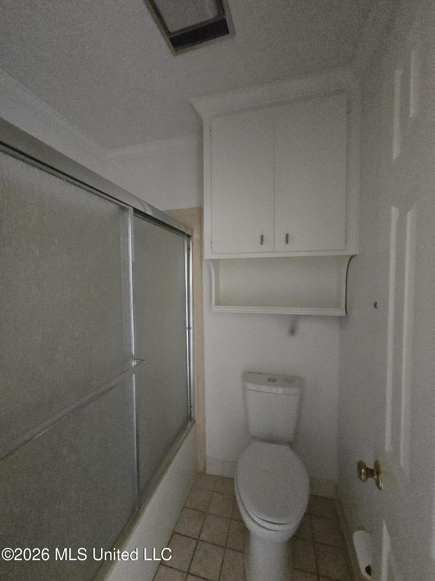 5422 River Thames Road Jackson, MS 39211 - Photo 24 of 40 Bathroom 2 (Jack and Jill) (3)