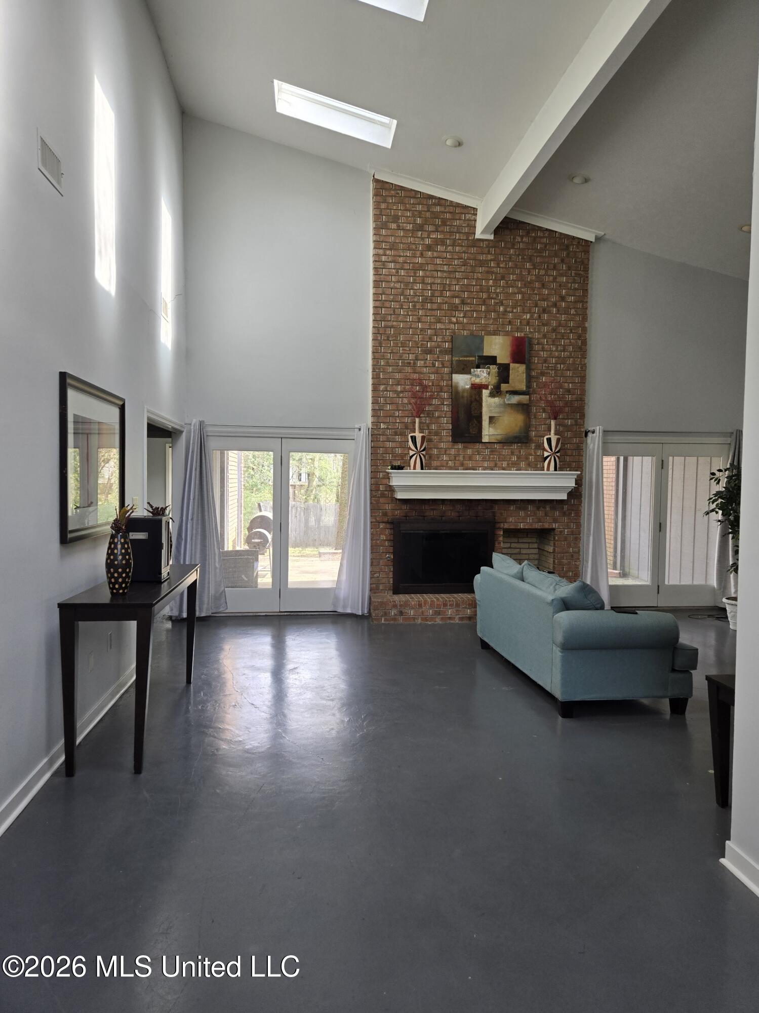 5422 River Thames Road Jackson, MS 39211 - Photo 4 of 40 Front Entrance