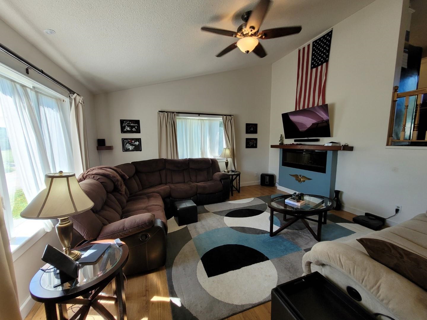 287 Lakeview Drive Derby, VT 05855 - Photo 3 of 28