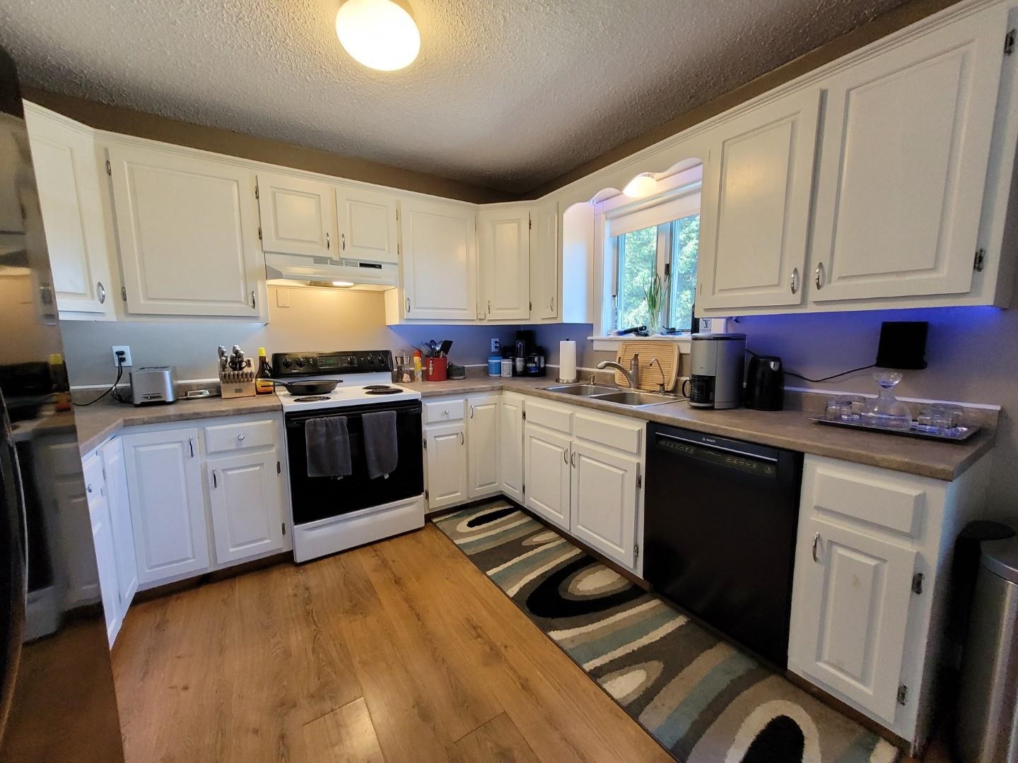 287 Lakeview Drive Derby, VT 05855 - Photo 7 of 28