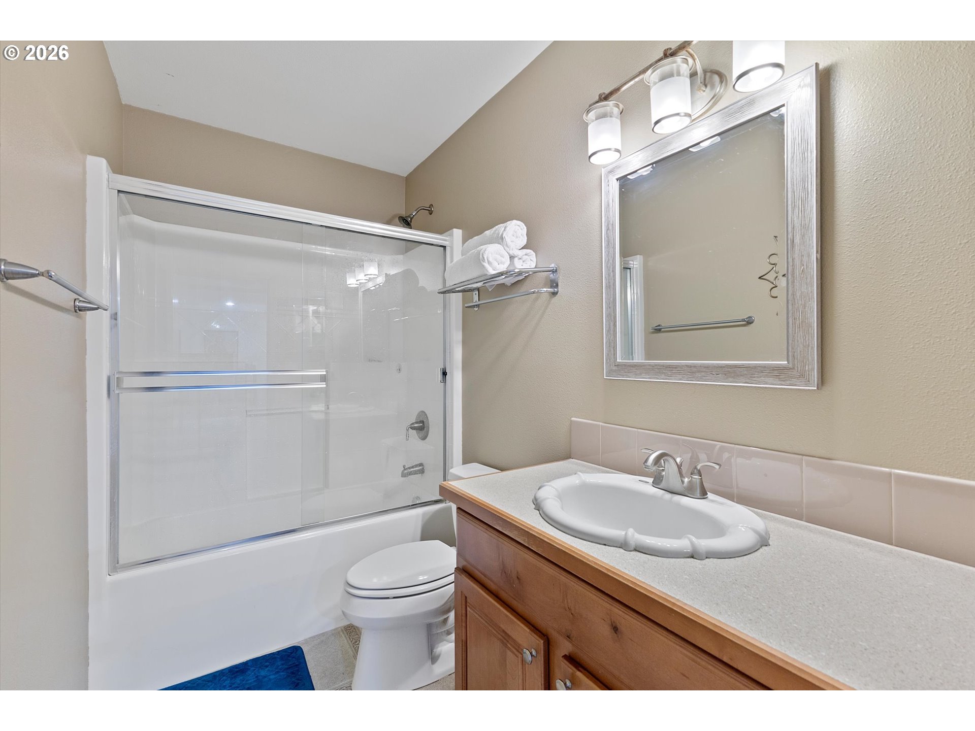 25701 Southwest Melott Road Hillsboro, OR 97123 - Photo 21 of 48 Bathroom