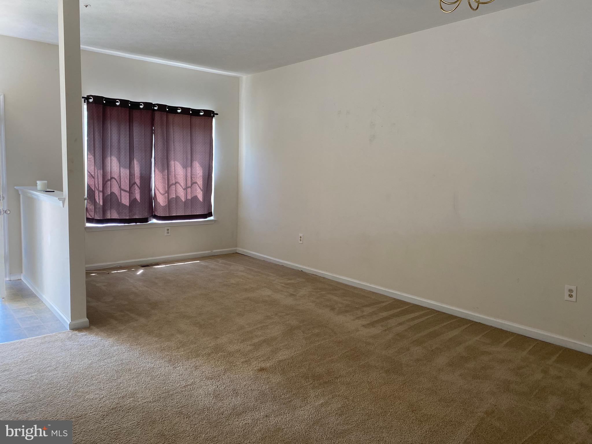 122 Cherry Tree Lane Elkton, MD 21921 - Photo 2 of 7 Spacious living room ...