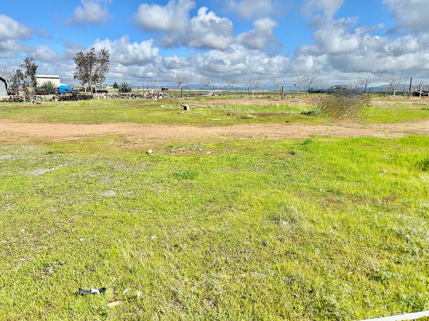 265 Lone Tree Road Oroville, CA 95965 - Photo 13 of 26 a view of an ocean and beach
