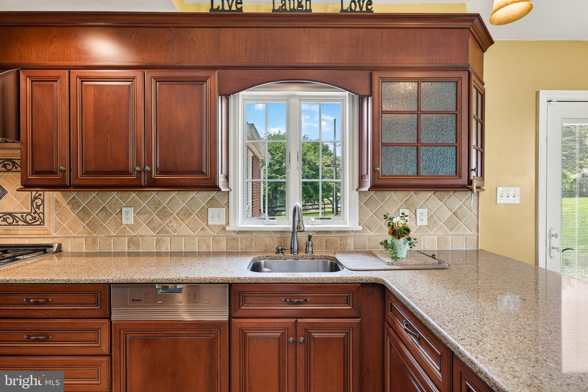 2741 Hillview Road Broomall, PA 19008 - Photo 21 of 80