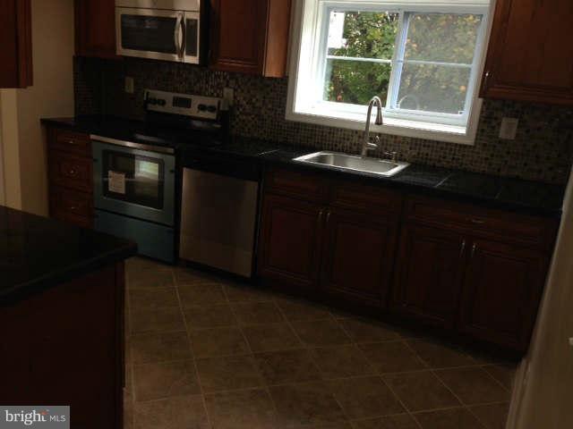 9342 Holsey Road Damascus, MD 20872 - Photo 2 of 8 Kitchen