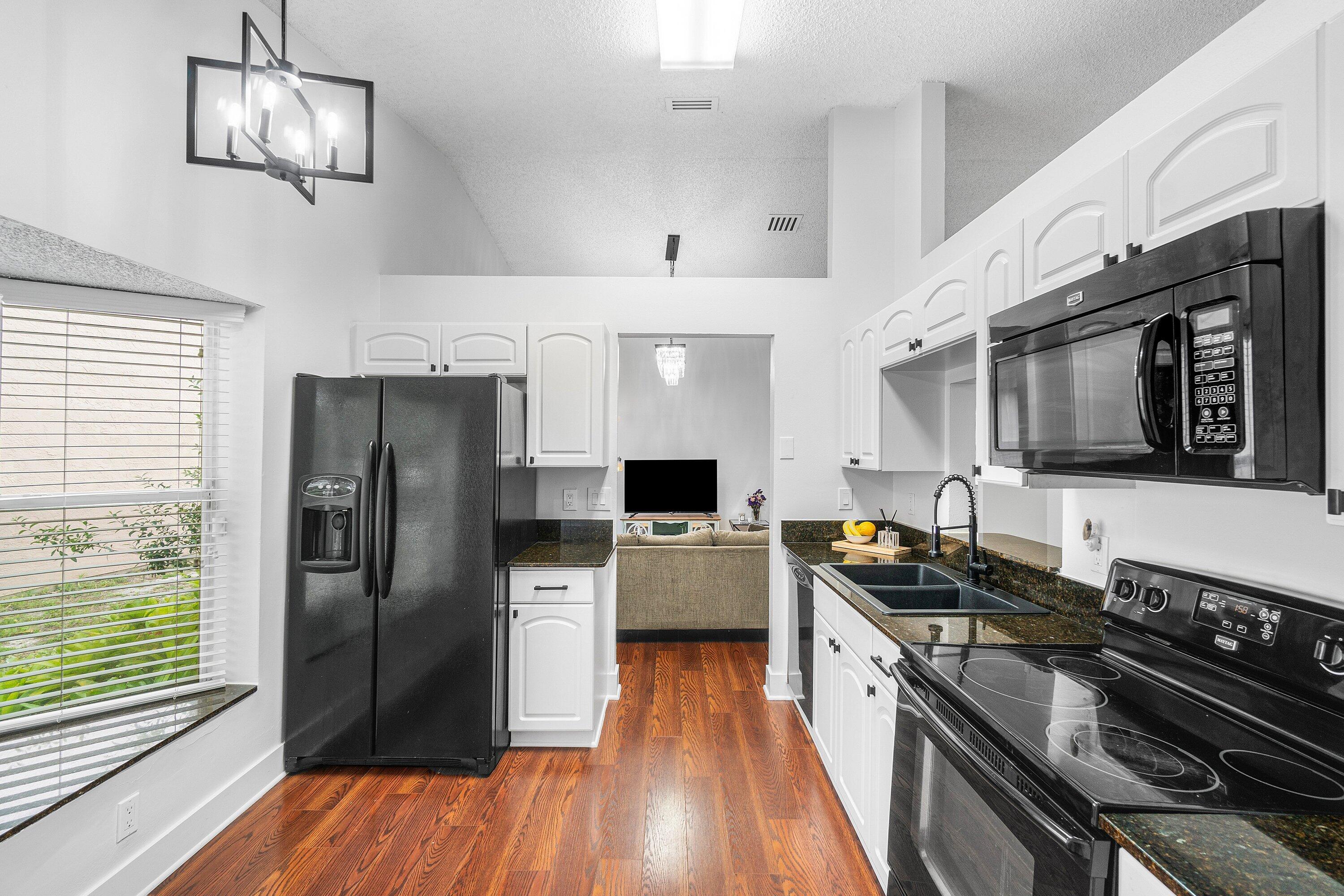 14 Ripley Way Boynton Beach, FL 33426 - Photo 12 of 32 Kitchen