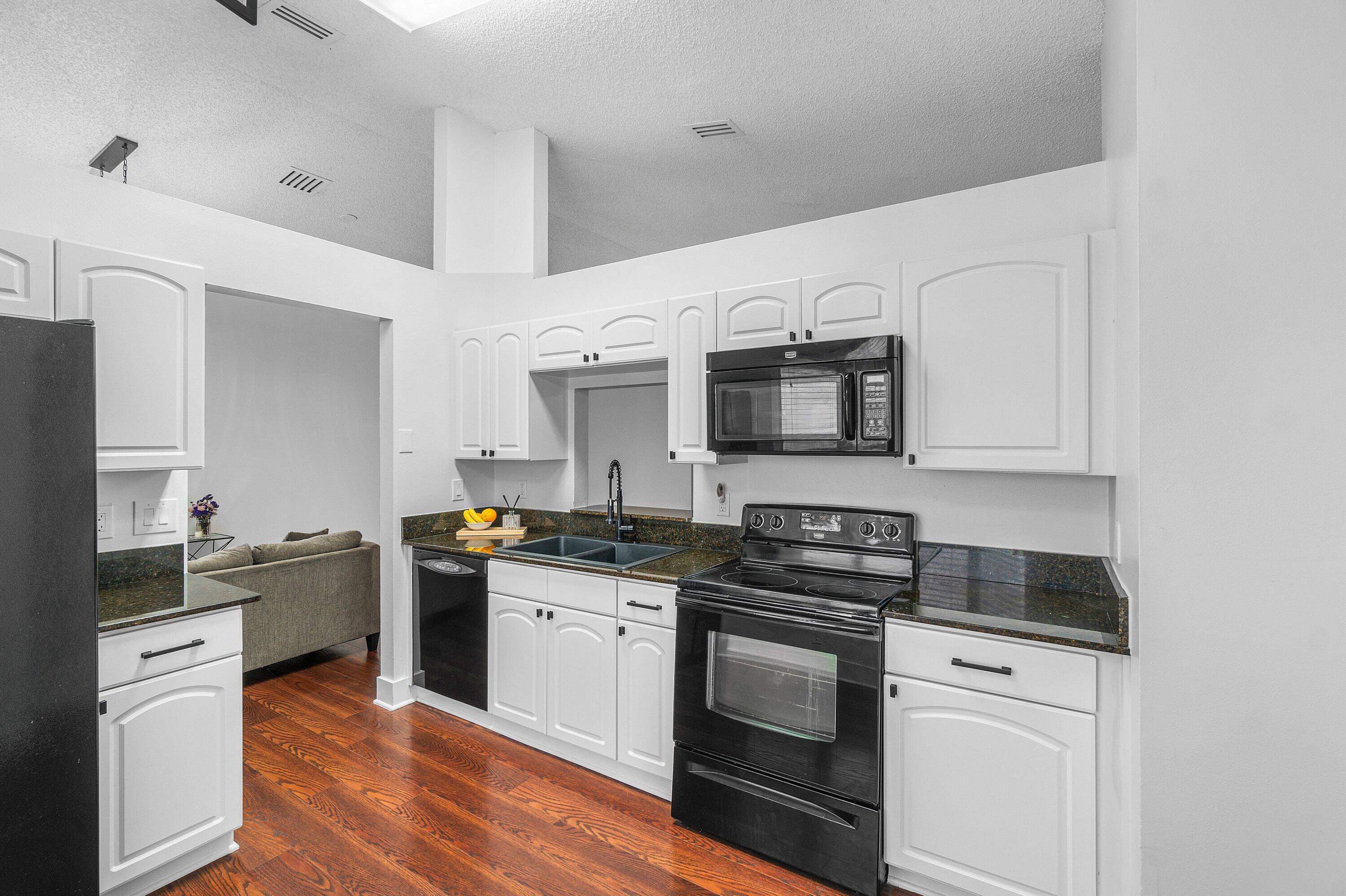 14 Ripley Way Boynton Beach, FL 33426 - Photo 13 of 32 Kitchen