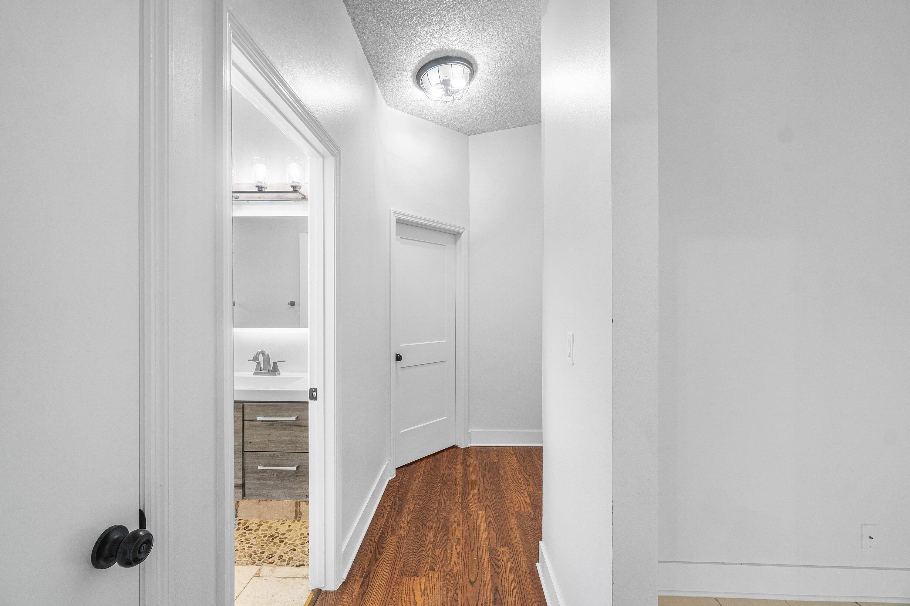 14 Ripley Way Boynton Beach, FL 33426 - Photo 22 of 32 Hallway