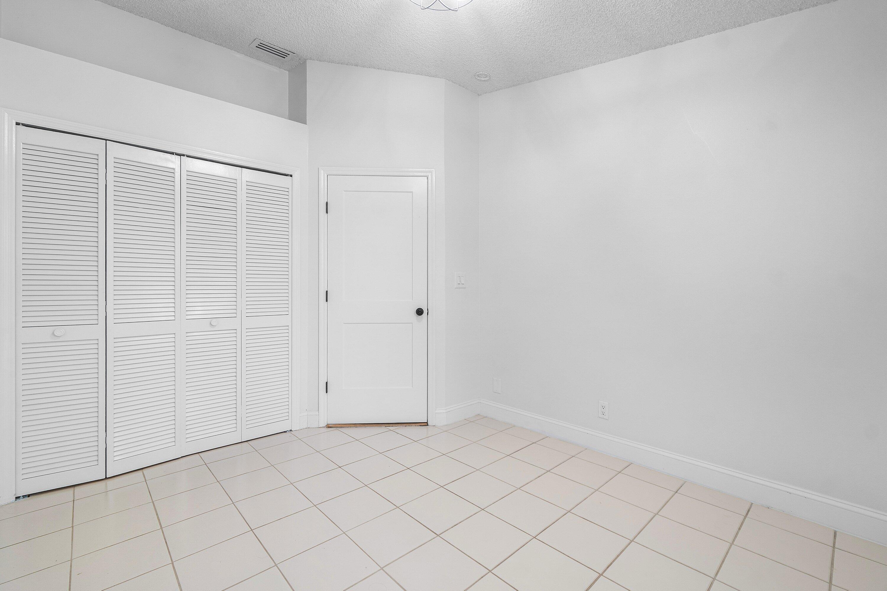 14 Ripley Way Boynton Beach, FL 33426 - Photo 25 of 32 Bedroom 2