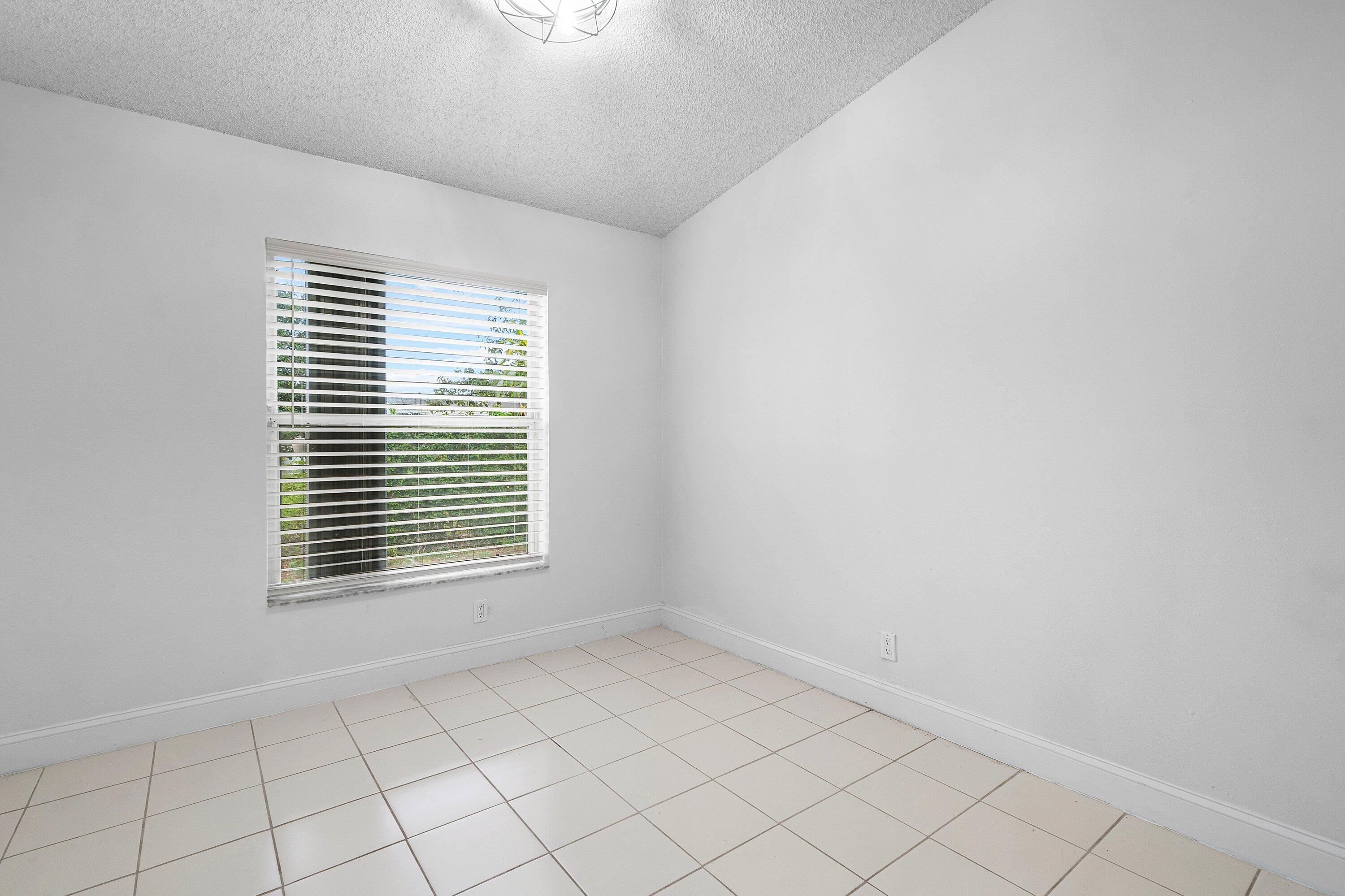 14 Ripley Way Boynton Beach, FL 33426 - Photo 26 of 32 Bedroom 2