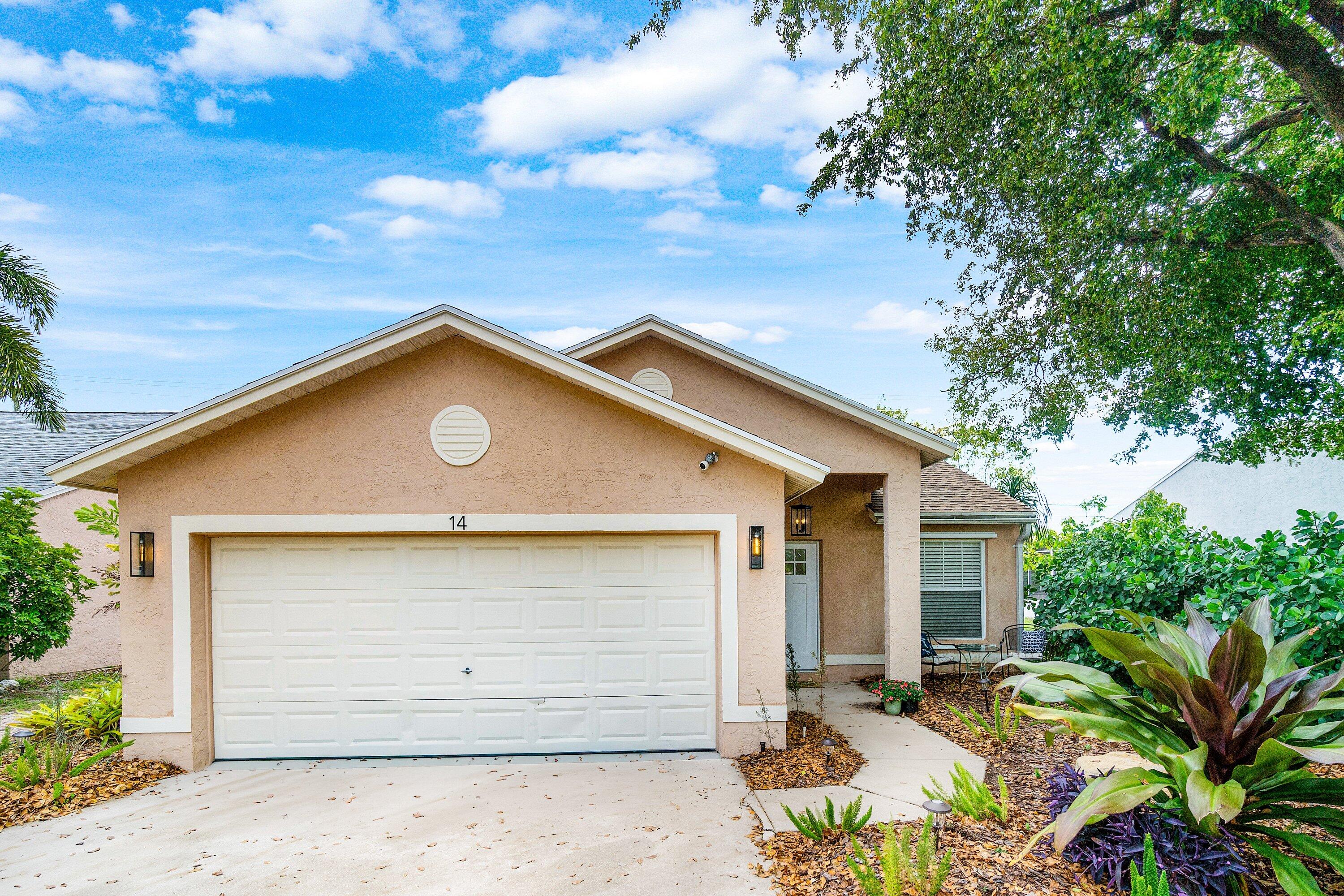 14 Ripley Way Boynton Beach, FL 33426 - Photo 29 of 32 Front of house