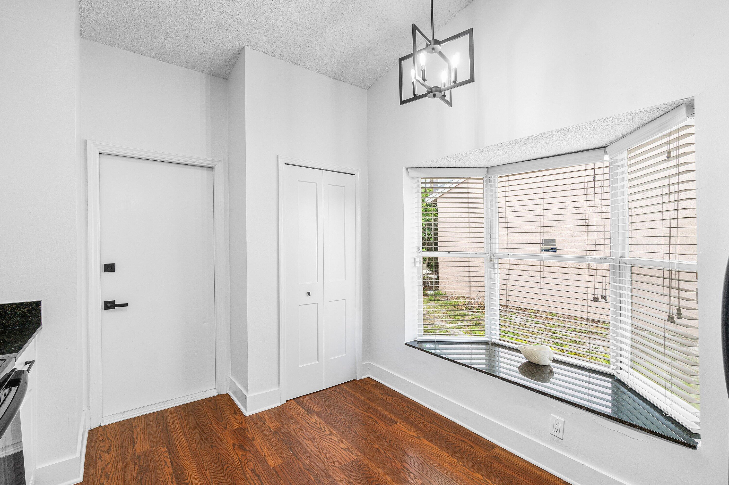 14 Ripley Way Boynton Beach, FL 33426 - Photo 10 of 32 Kitchen