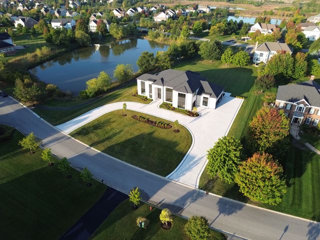 $2,750,000 | 60 Wood Oaks Drive, South Barrington, IL 60010