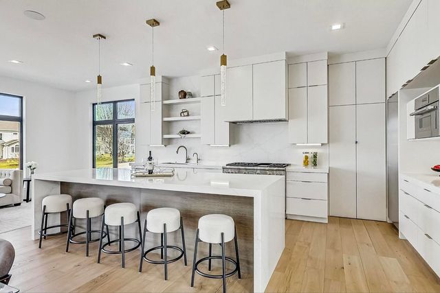 $2,750,000 | 60 Wood Oaks Drive, South Barrington, IL 60010