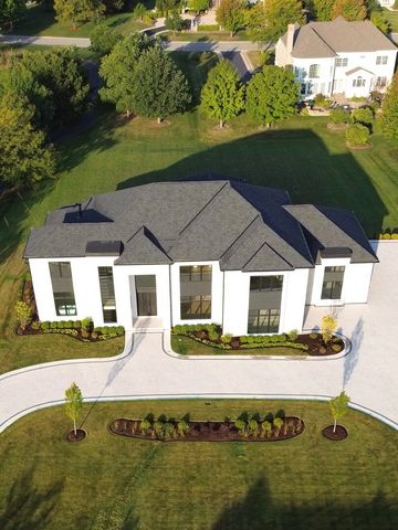 $2,750,000 | 60 Wood Oaks Drive, South Barrington, IL 60010