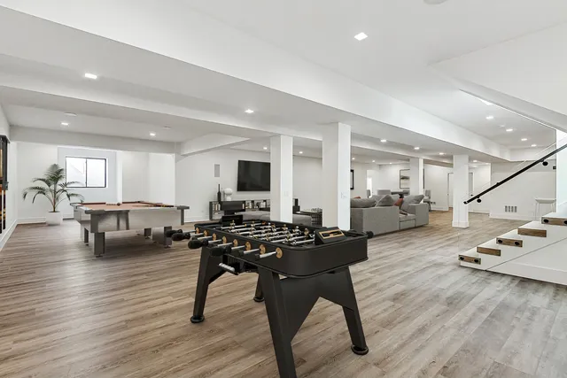 $2,750,000 | 60 Wood Oaks Drive, South Barrington, IL 60010