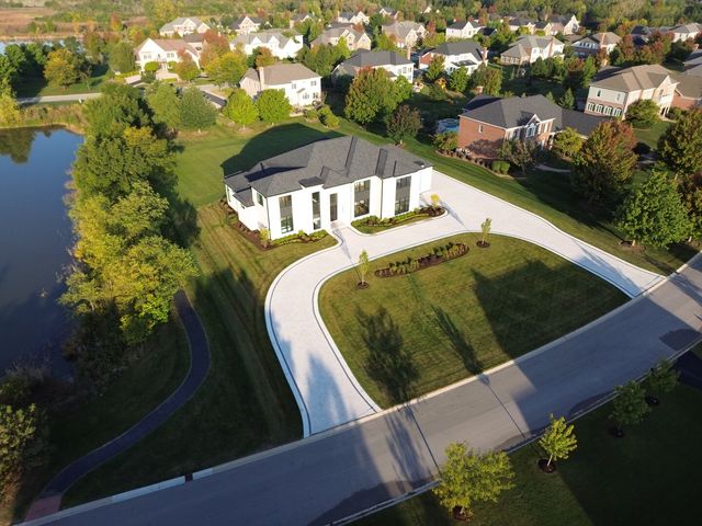 $2,750,000 | 60 Wood Oaks Drive, South Barrington, IL 60010