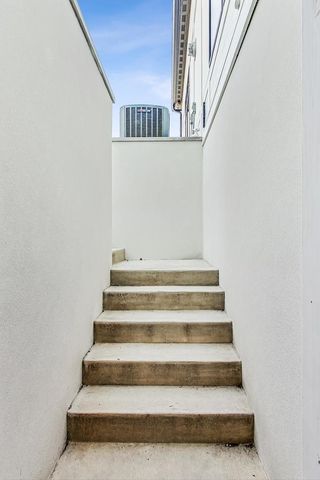 $2,750,000 | 60 Wood Oaks Drive, South Barrington, IL 60010