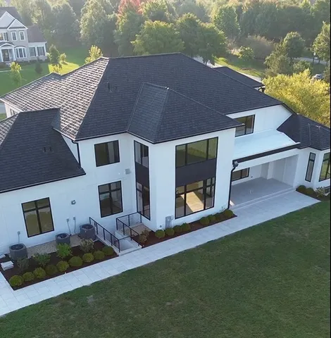 $2,750,000 | 60 Wood Oaks Drive, South Barrington, IL 60010