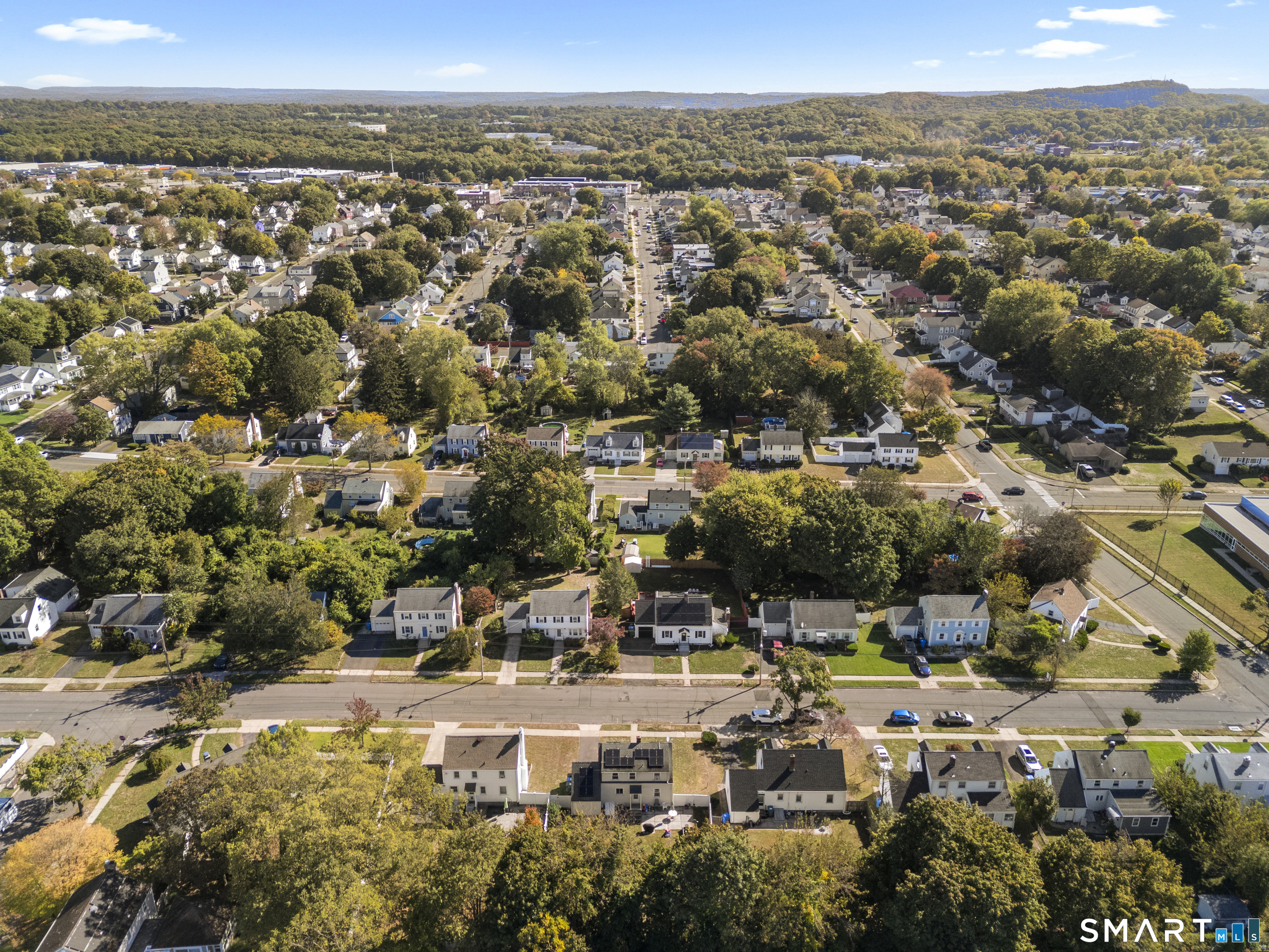 32 Sunset Road Hamden, CT 06514 - Photo 3 of 40