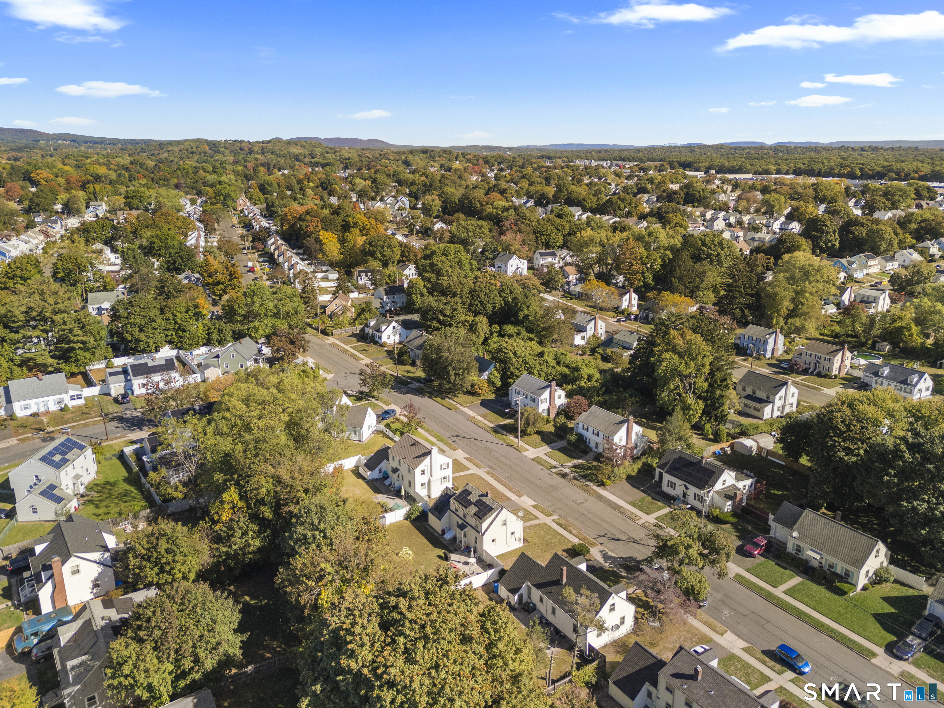 32 Sunset Road Hamden, CT 06514 - Photo 4 of 40