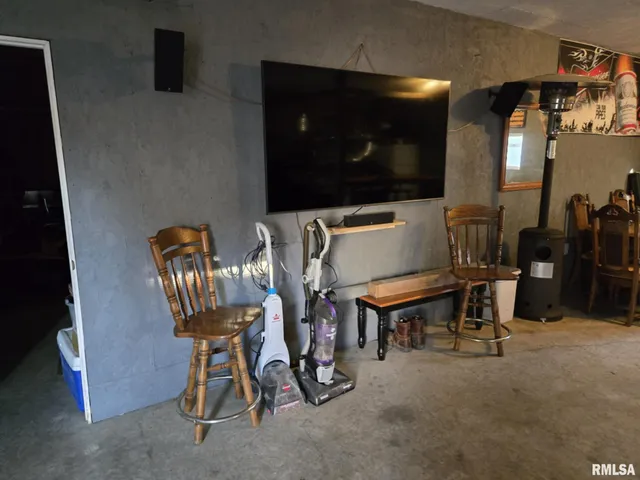 $164,900 | 238 West Vine Street, Canton, IL 61520